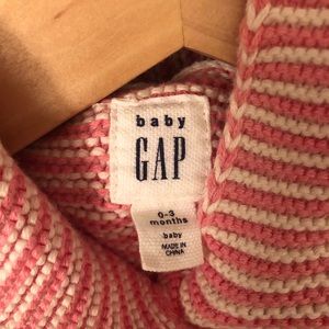 Baby girl sweater- Gap 0-3 months